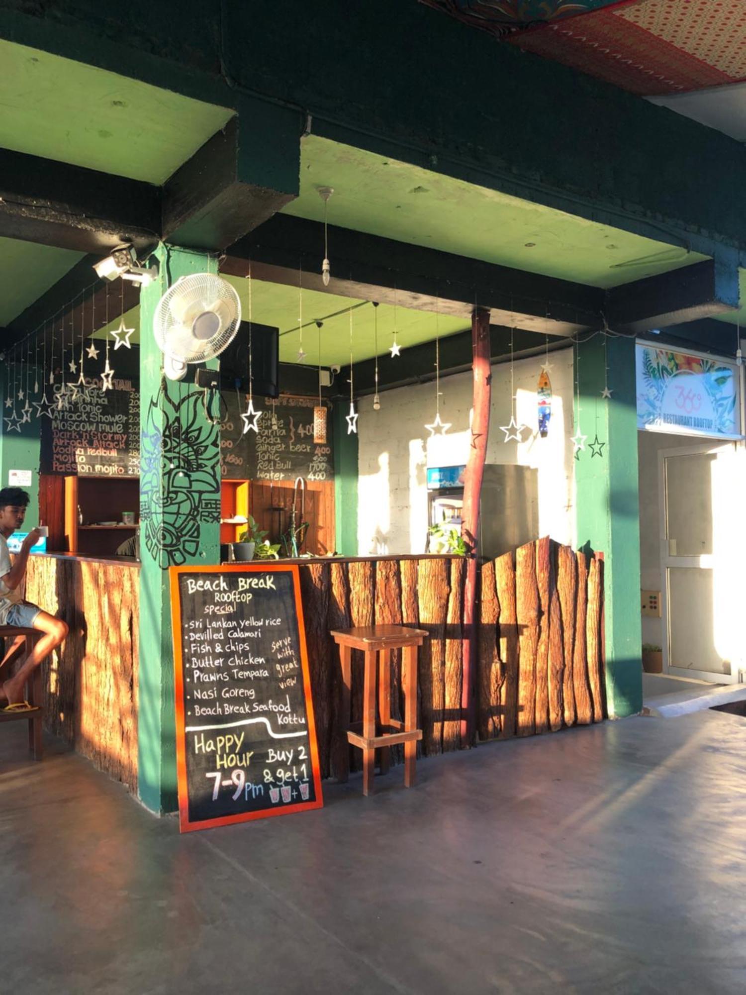 Beach Break Surf Hostel Weligama Exterior foto